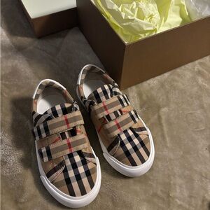 Burberry Mini Markham Strap